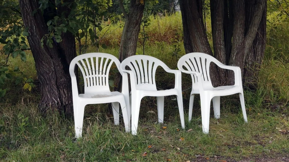 How to Clean Plastic Chairs